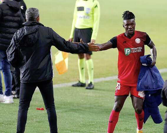 מרשל אודה חוגג עם שרון מימיר, הערב בנתניה // צילום: אלן שיבר