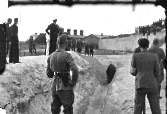 "יכולת ההדחקה של אנשים היא גדולה. הם פטרו את עצמם מאחריות". מתוך התיעוד המוסרט של ההוצאה להורג בליבאו שבלטביה, 1941