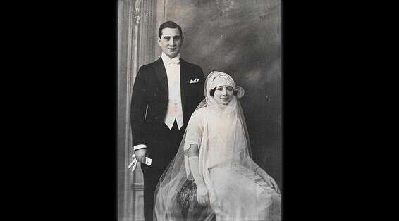 פרנק עיני ורעייתו ביום כלולותיהם // צילום: באדיבות משפחת בצרי