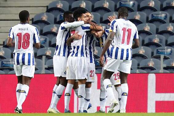 פורטו חוגגת לילה ענק משלה // צילום: רויטרס