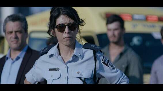 כקצינת משטרה בסדרה "בלקספייס". "היה כיף"