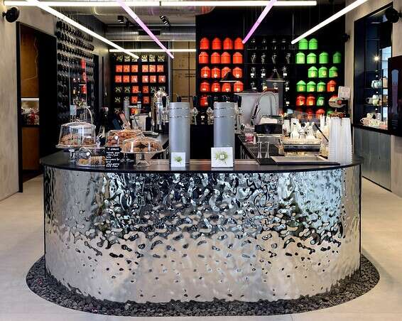 מרכז החנות, בר התה // צילום: מאיה באומל