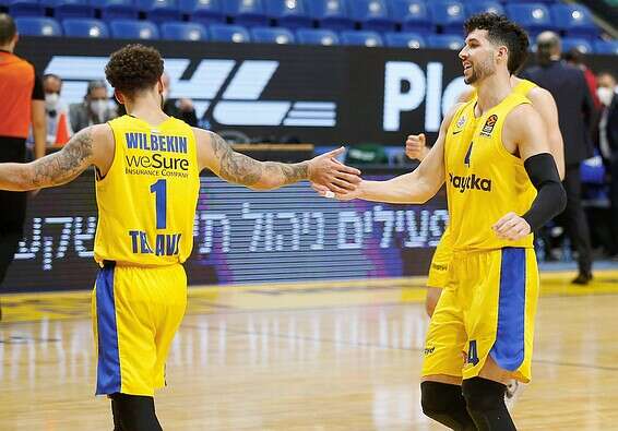 סקוטי ווילבקין עם אנג'לו קלויארו // צילום: אלן שיבר