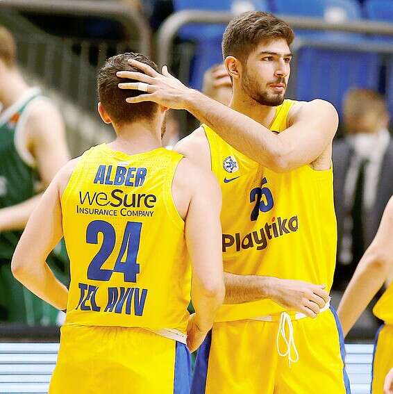 יונתן אטיאס. שותף במשחק ליגה אחד בלבד // צילום: אלן שיבר