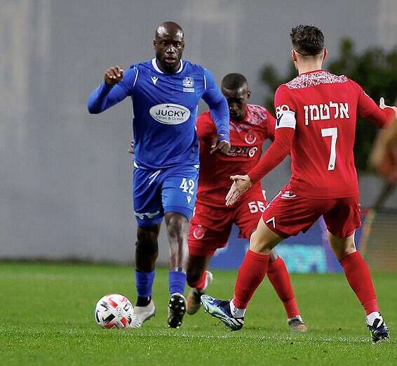 אלטמן עושה הגנה // צילום: אלן שיבר