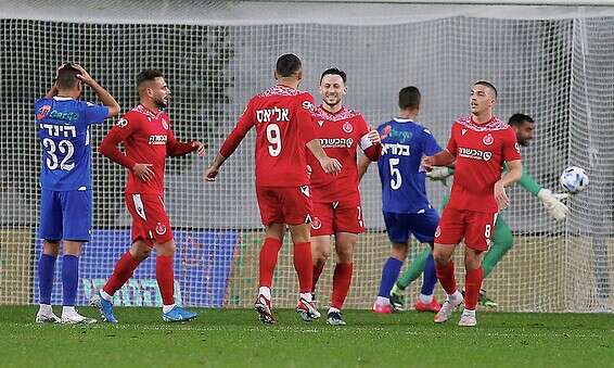 אלטמן חוגג את השני של הפועל תל אביב, הערב // צילום: אלן שיבר