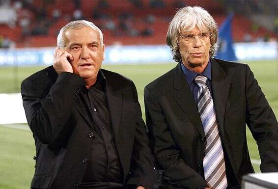 ב־2007, בעמדת פרשן, לצד מאיר איינשטיין ז"ל. "חצי שנה אני לא עובד, אין משחקים, אין שידורים. אני מתגעגע לזה" // צילום: אלן שיבר