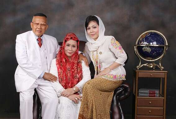 עם הוריה, אקה ומוחמד. "הקשר לישראל בא מהחינוך שקיבלתי"