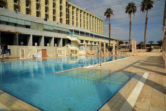 הכנות לקראת הפתיחה במלון הרודס ים המלח // צילום: דודו גרינשפן