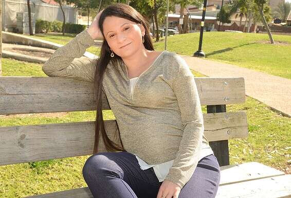 מירב בוכריס. "החלטתי לשמור על הריחוק לעוד כמה שבועות, ולא לנסות דברים על הבת שלי" // צילום: דודו גרינשפן