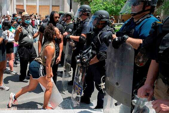 מפגינים מול הבית הלבן לאחר רצח ג'ורג' פלויד // צילום: איי.אף.פי