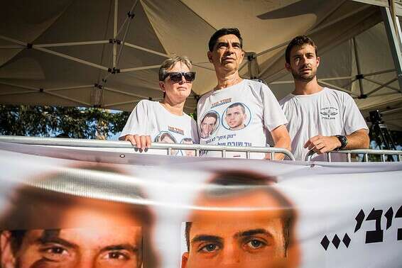 משפחתו של הדר גולדין, בשנה שעברה // צילום: אורן בן חקון