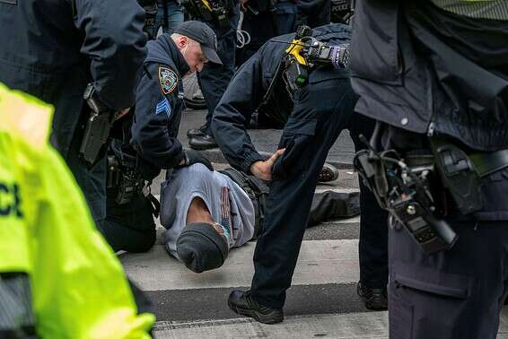 המשטרה עצרה שבעה חשודים // צילום: איי.אף.פי