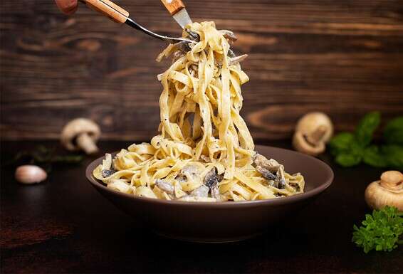 פסטה היא לא הבעיה, השמנת כן // צילום: גטי אימג'ס