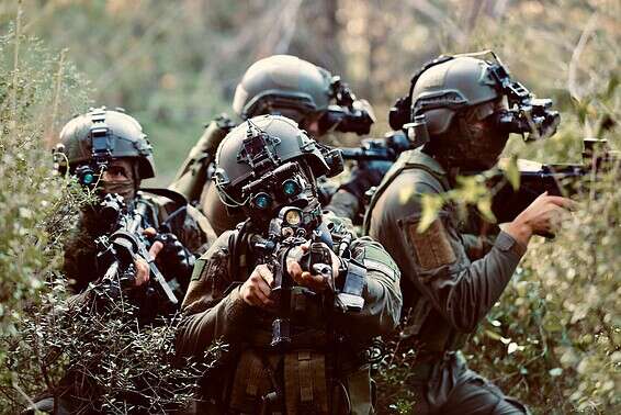 נטרלו את המטען הקודם - לוחמי מגלן // צילום: אורן כהן