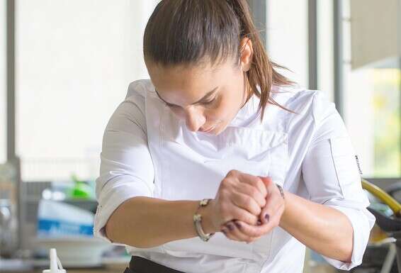 "שף הוא אמן, אדם שיוצר מה שבא לו, עם המון השפעות". נאיפה מולא  // צילום: איתיאל ציון