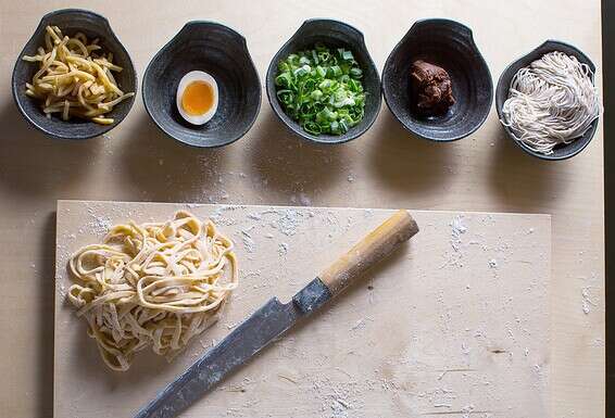 טעמים מהמזרח הרחוק. חומרי מרק הראמן // צילום: איתיאל ציון