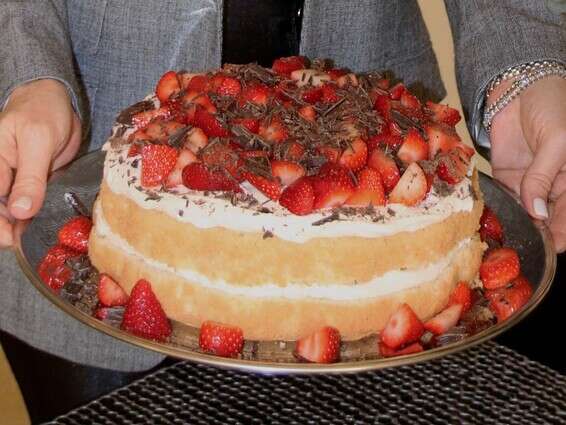 עוגת תותים. בלי לוותר על טיפת שחיתות // צילום: אלבום פרטי