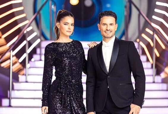 המנחים, גיא זו־ארץ ולירון ויצמן.  מתוך החוזה: "מערכת התוכנית וכל אדם אחר יהיו חופשיים לחוות דעה או לבקר כל דבר בקשר למשתתף" // צילום: מיכה לובטון