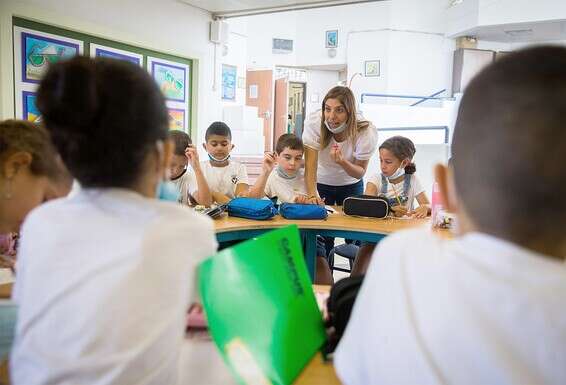 מורה שנדבק עלול היה לבודד כ־150 תלמידים. (למצולמים אין קשר לנאמר) // צילום: אורן בן חקון