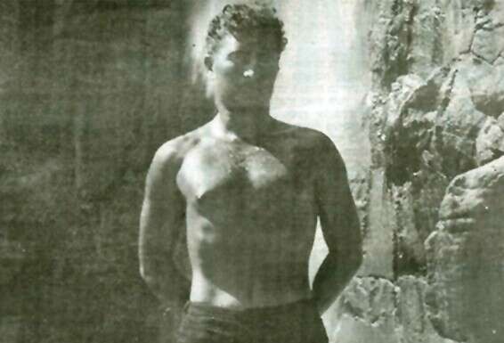 אהב את נופי הצפון. ראזק במפלי הבניאס, 1943 // צילום: שבועון הקיבוץ, יד טבנקין