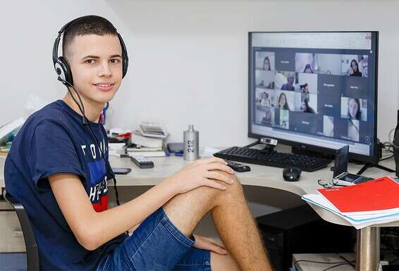 אלמוג מזרחי, תלמיד כיתה י"א // צילום: יהודה פרץ