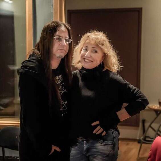 "מרגש אותי שהיא באלבום". ישי שוורץ וריקי גל // צילום: דורי בר אור