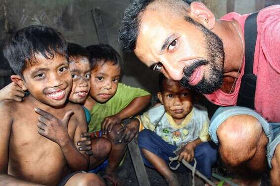 פלג בתחילת המסע בפיליפינים