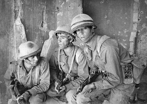 לוחמים ישראלים במלחמת יום כיפור // צילום: אוסף נתן פנדריך, הספרייה הלאומית