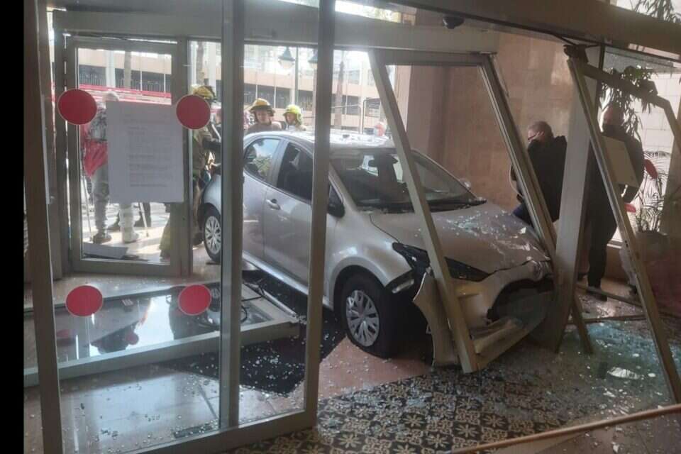 זירת התאונה בראשל"צ , דוברות כבאות והצלה ראשל"צ