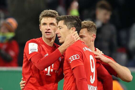 מולר עם לבנדובסקי. "יותר קל לי עם תומאס לידי" // צילום: Gettyimages