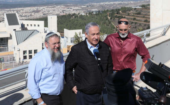 רה"מ נתניהו היום בגוש עציון // צילום: מירי צחי ומועצת יש"ע ,