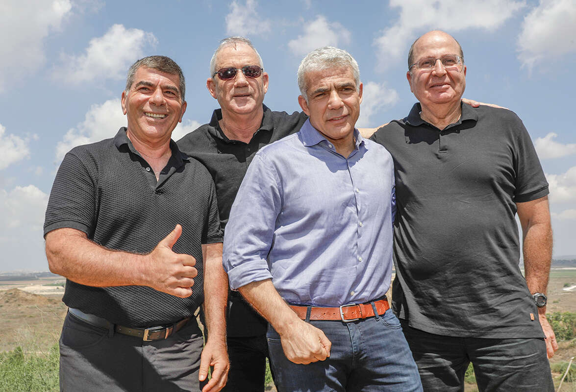 ראשי כחול לבן // צילום: יהודה פרץ ,