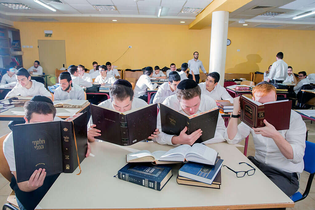 ישיבת הסדר חרדית בגן יבנה (למצולמים אין קשר לכתבה) , יהושוע יוסף