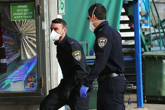 שוטרים בבני ברק. למצולמים אין קשר לכתבה // צילום ארכיון: קוקו