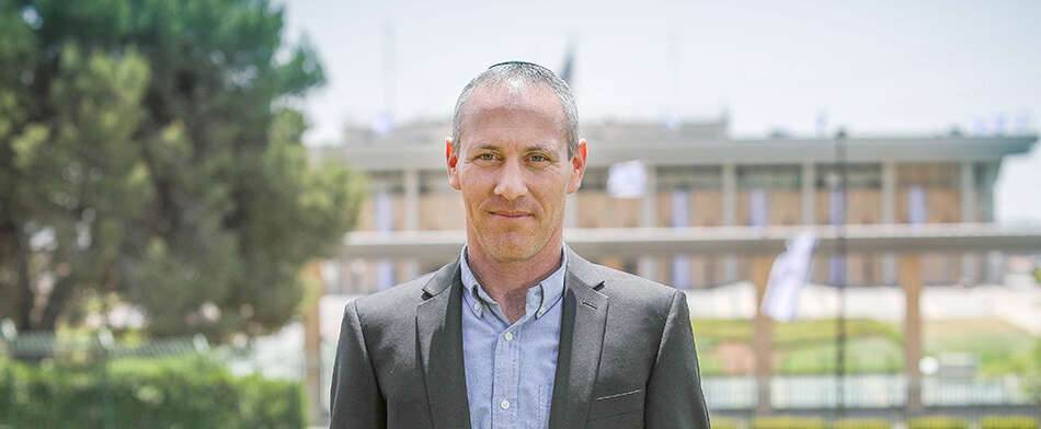 "היו שאמרו 'תנו לביבי להתרסק עם הקורונה והמובטלים', אבל אנחנו לא כאלה". טרופר // צילום: אורן בן חקון // "היו שאמרו 'תנו לביבי להתרסק עם הקורונה והמובטלים', אבל אנחנו לא כאלה". טרופר ,