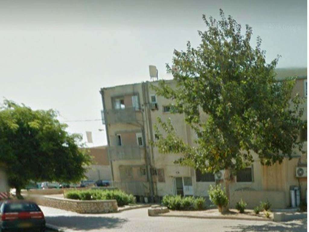 צילום: רות כהן רי/מקס הישגים דימונה // דירה ב-250,000 ₪ בבניין משופץ בדימונה ,