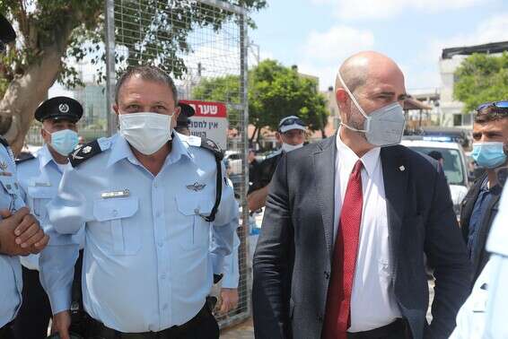 שבוע גורלי. השר אוחנה ומ"מ המפכ"ל ניצב מוטי כהן