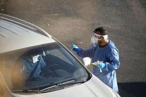 בדיקת קורונה במתחם היבדק וסע בצפת, אתמול // צילום: דוד כהן, ג'יני