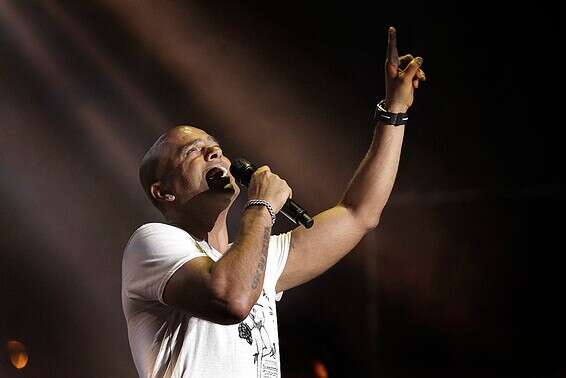 ביטל שתי הופעות, אייל גולן