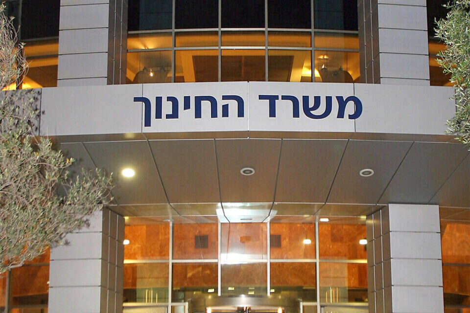 At the value of millions of shekels: the amounts that the Ministry of Education spends on CEO circulars