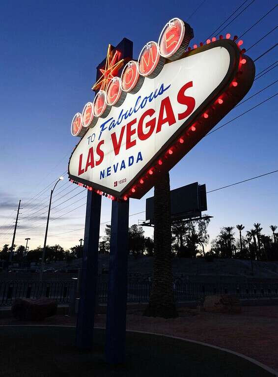 בלאס ווגאס נערכים לפתיחת המלונות // צילום: איי. אף. פי