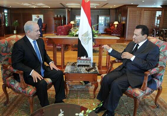 ראש הממשלה נתניהו עם הנשיא מובארק בשנת 2010 // צילום: משה מילנר, לע"מ