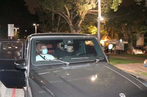 אללה, סע מהר, יש פפראצי. עומר אדם // צילום: ניר פקין