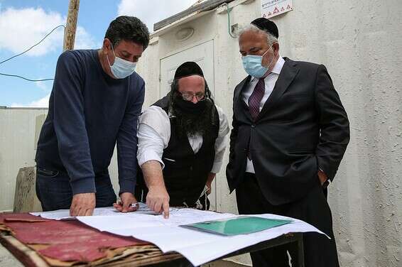 הכנות להילולת ל"ג בעומר במירון בצל הקורונה // צילום: דוד כהן, ג'יני