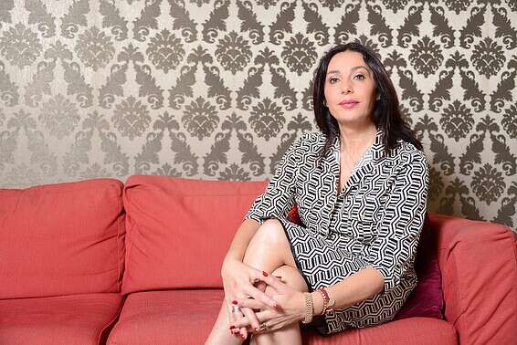 "אני מירי סיבוני רגב מקריית גת, מעולם לא קראתי צ'כוב, לא הלכתי כמעט להצגות בילדותי, האזנתי לג'ו עמר ולשירים ספרדיים, ואני לא פחות תרבותית מכל צרכני התרבות המערבית" // צילום: מאיה באומל בירגר