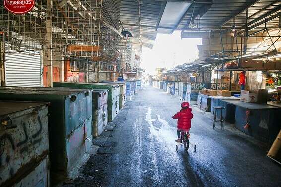 שוק הכרמל בימי הקורונה // צילום: יהושע יוסף