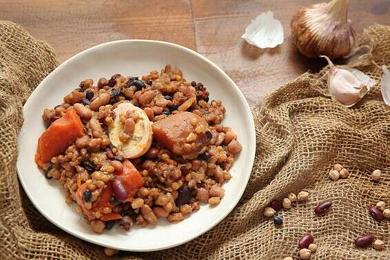 מאכל המתחמם לאט. חמין // צילום: לירון אלמוג