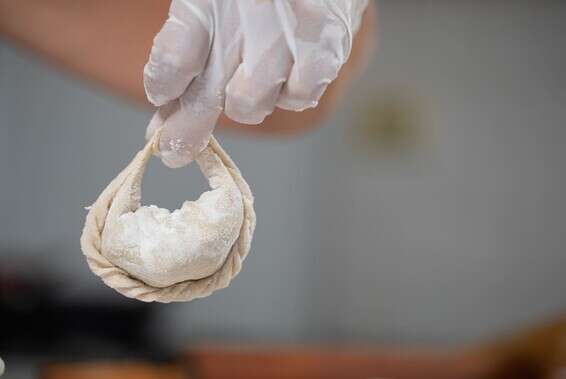 אמפנדס בהכנה // צילום: אייל קרול