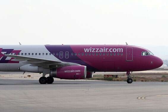 מטוס וויזאייר בנתב"ג // צילום: קוקו